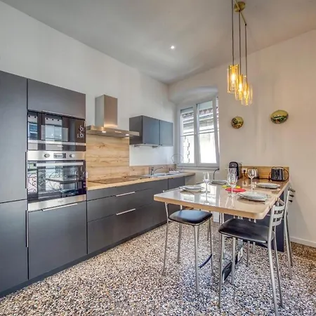 Le Beau Felix Apartment
